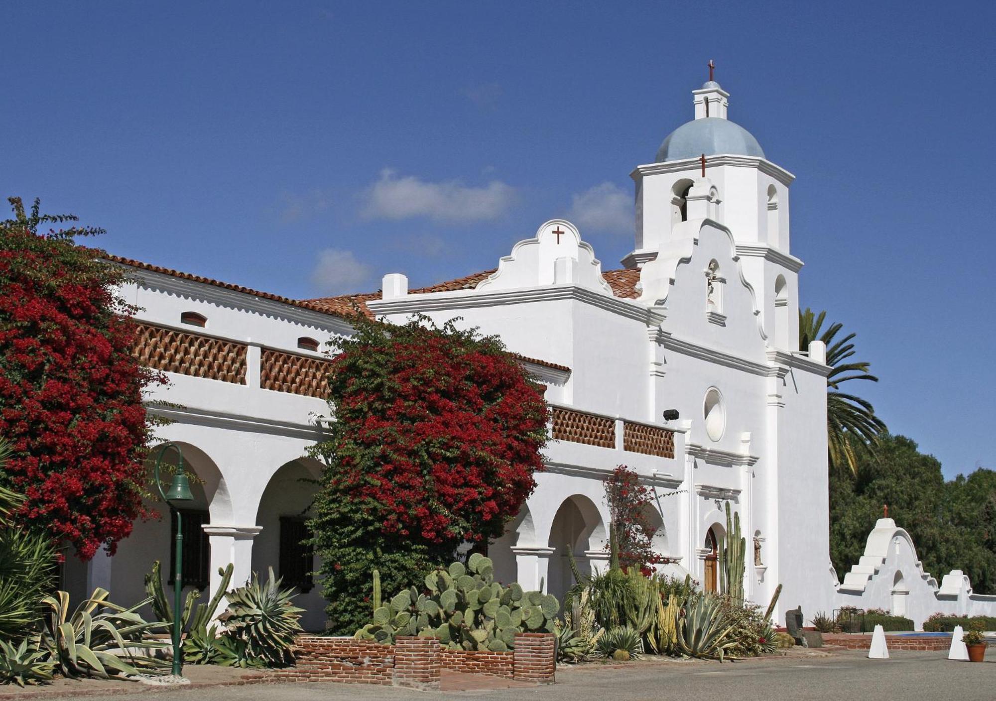 Holiday Inn Oceanside Marina Camp Pendleton By Ihg Exterior foto